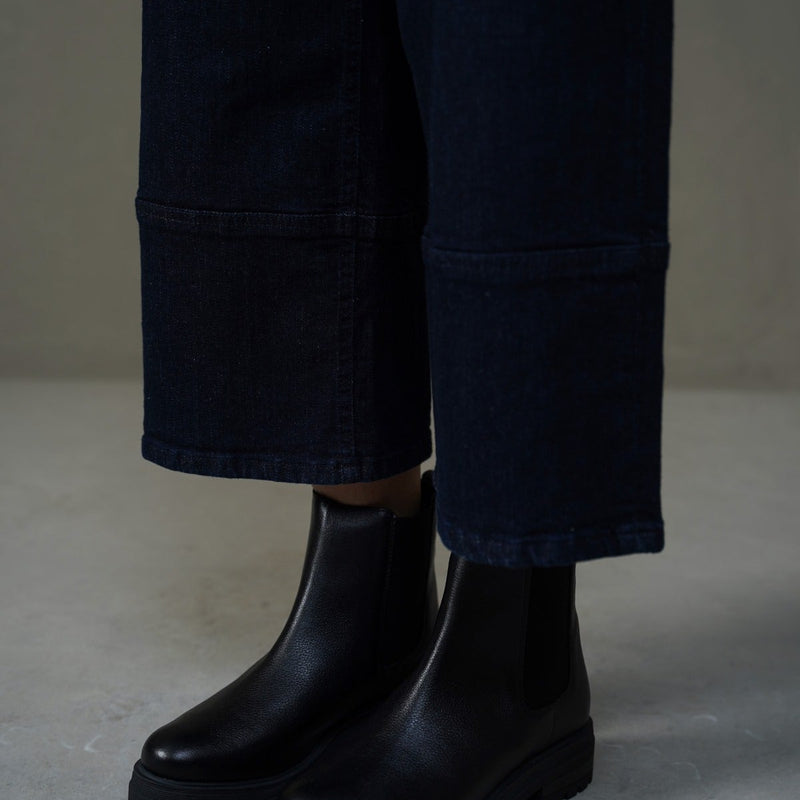 LEATHER CHELSEA BOOTS
