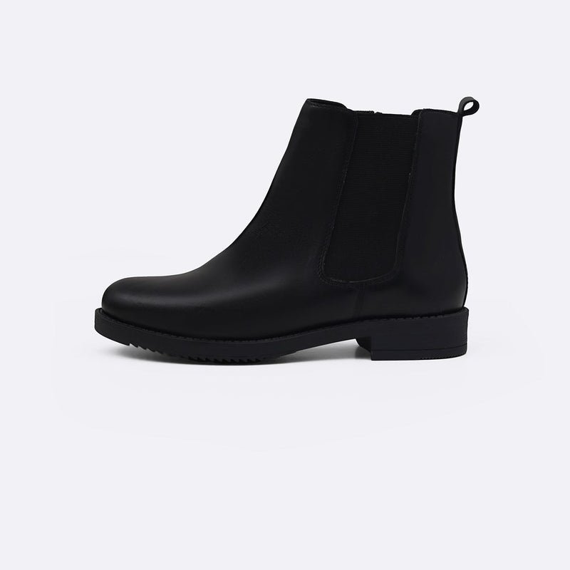 LEATHER CHELSEA BOOTS