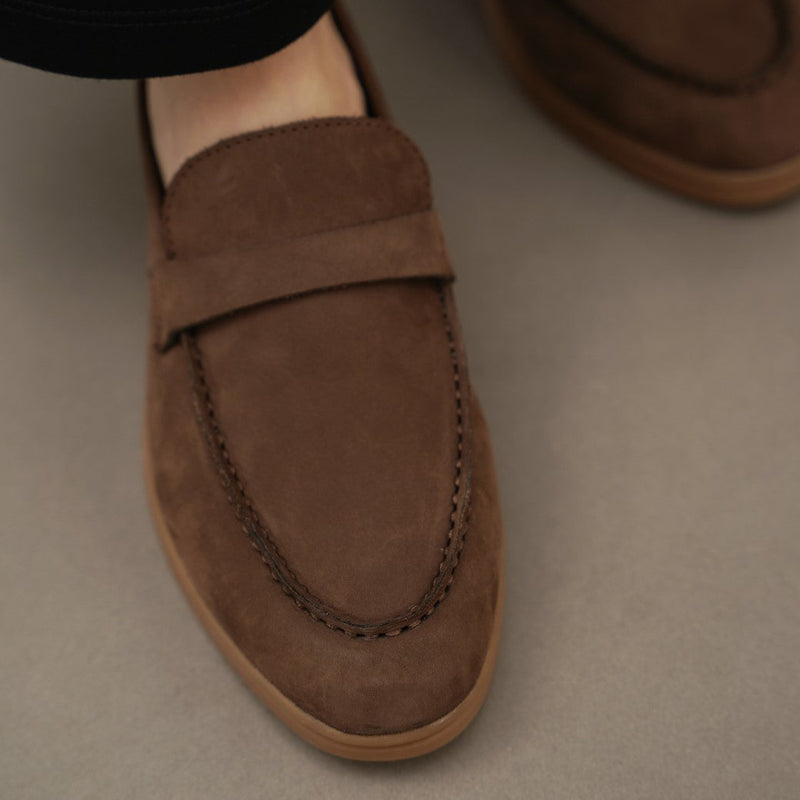 CLASSIC LEATHER LOAFERS