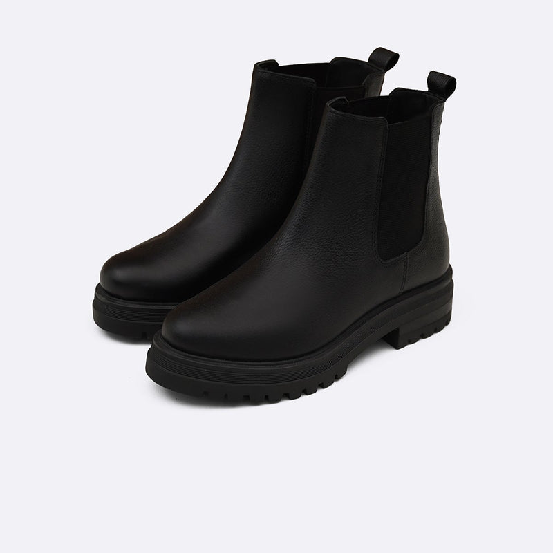 LEATHER CHELSEA BOOTS