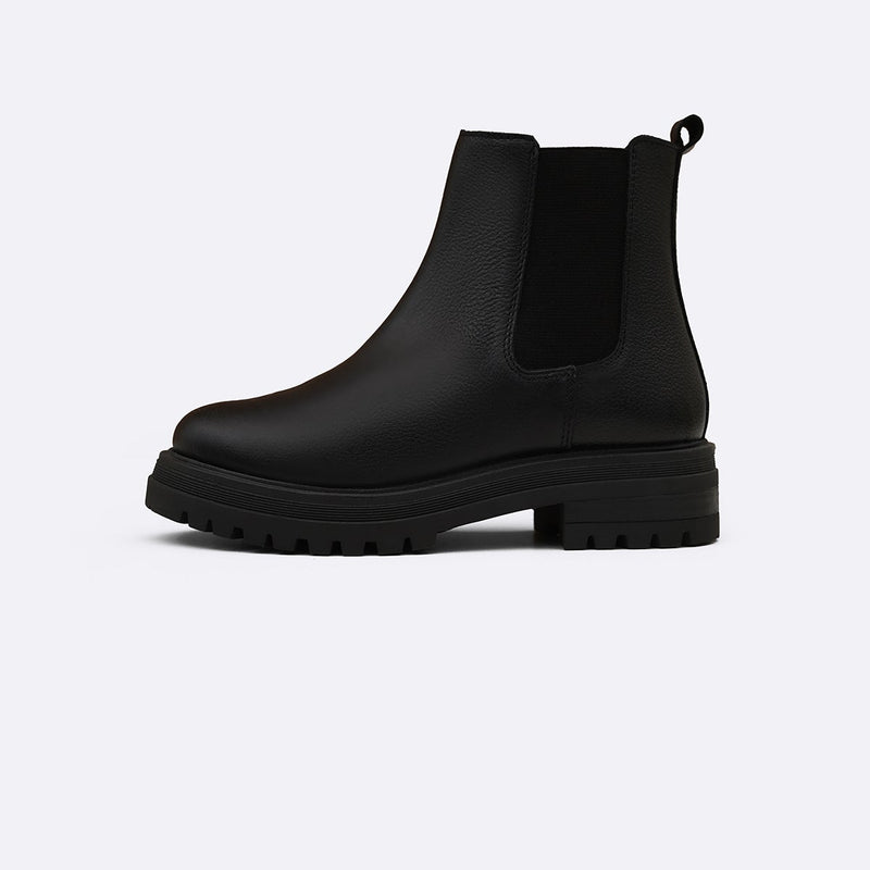 LEATHER CHELSEA BOOTS