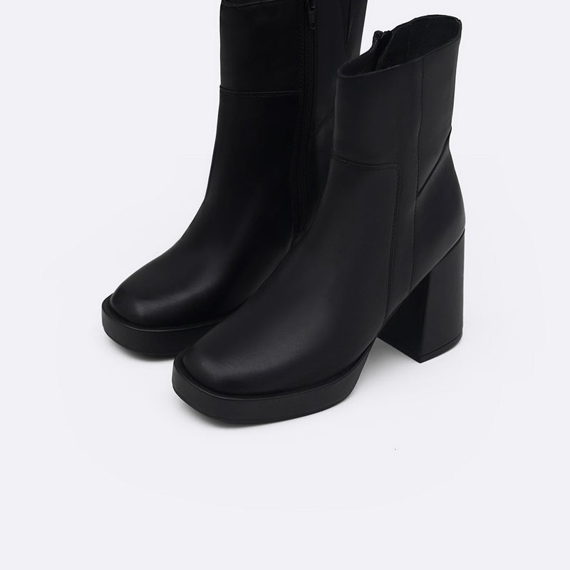 LEATHER BLOCK BOOTS