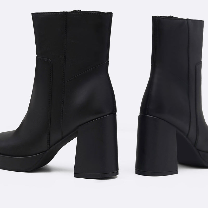 LEATHER BLOCK BOOTS