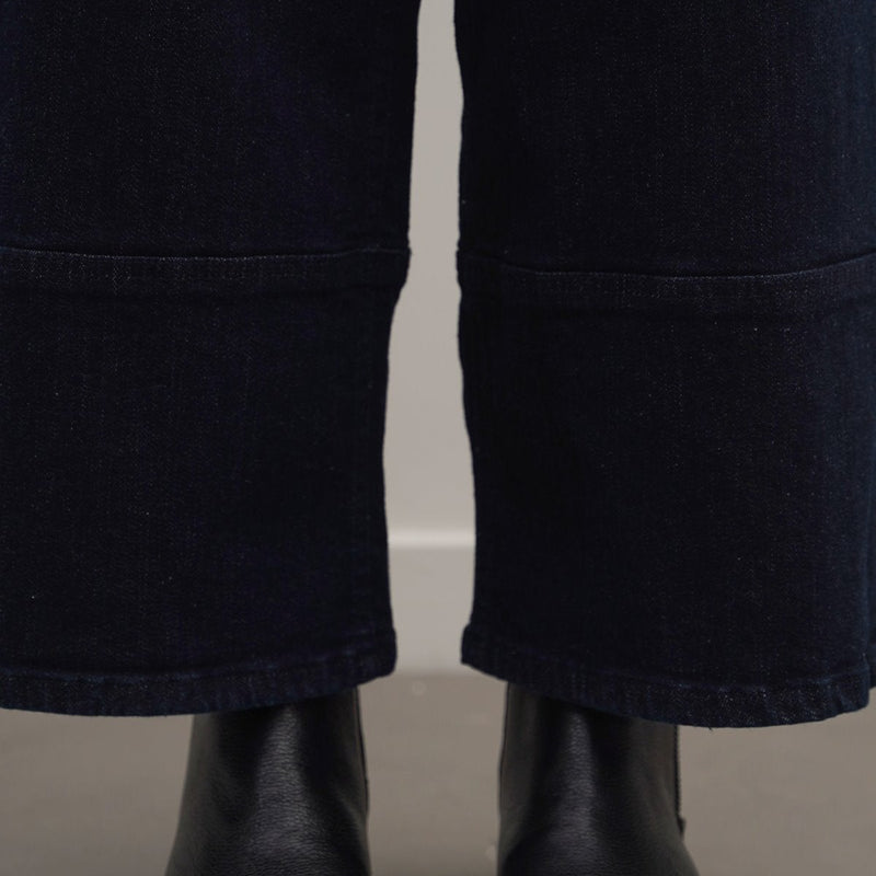 COMFY LEATHER WEDGE BOOTS