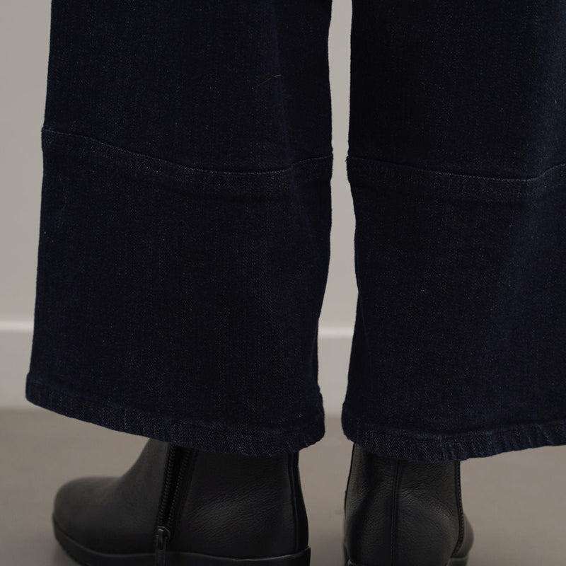 COMFY LEATHER WEDGE BOOTS