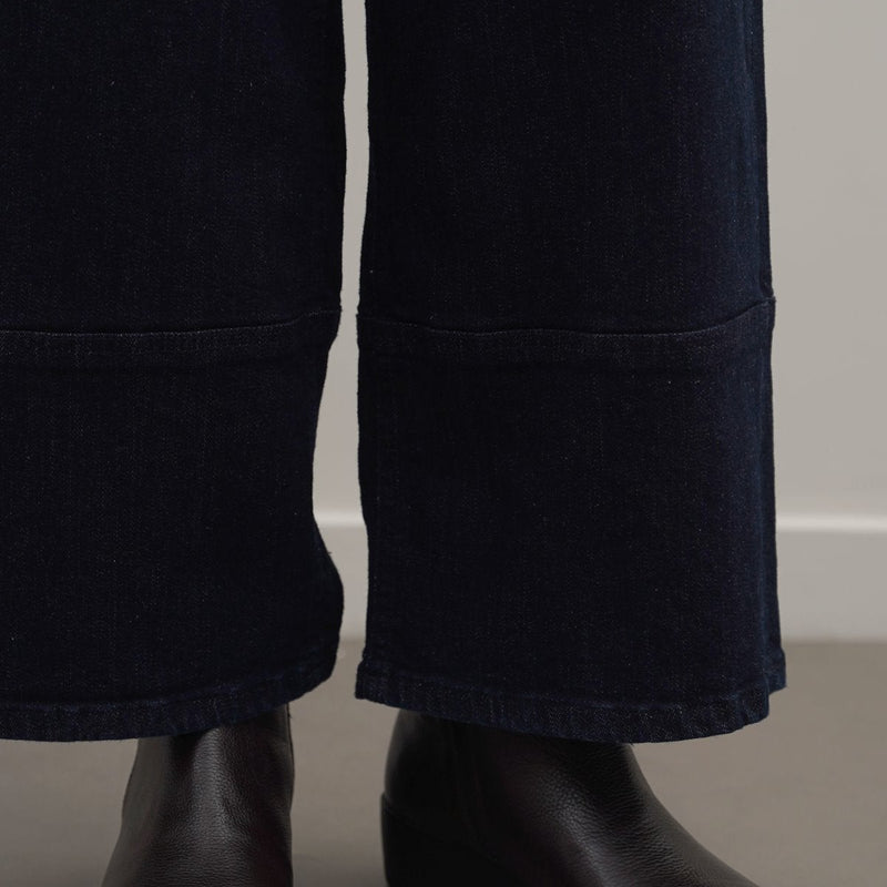 COMFY LEATHER WEDGE BOOTS