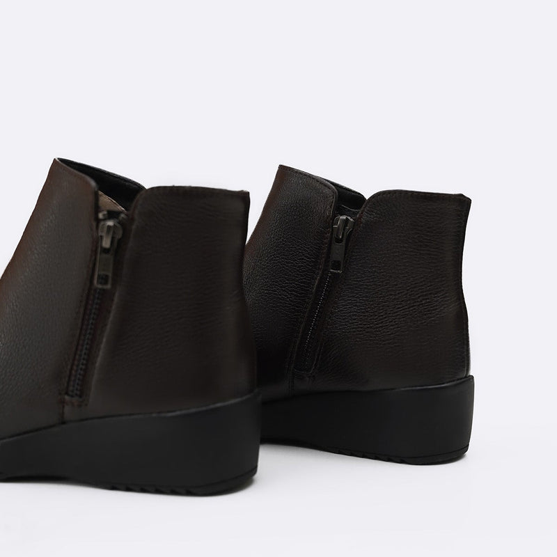 COMFY LEATHER WEDGE BOOTS