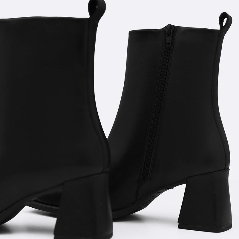 TOP-STITCH LEATHER BOOTS