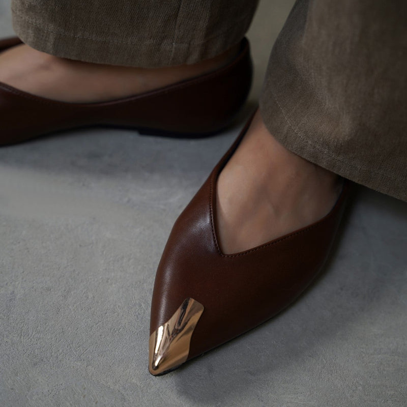 GILDED TIP FLATS