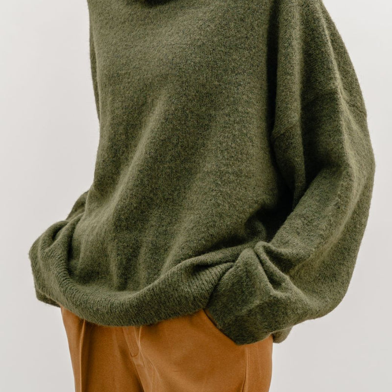 MANHATTAN HIGH NECK SWEATER