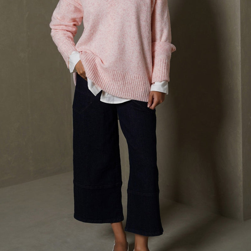 CLASSIC V-NECK JUMPER