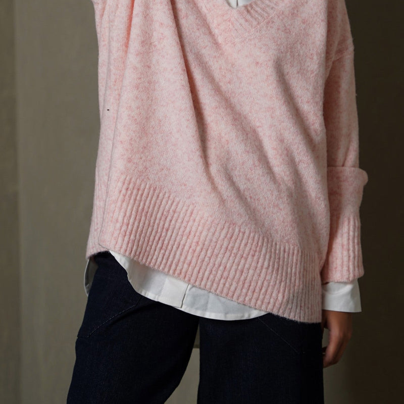 CLASSIC V-NECK JUMPER